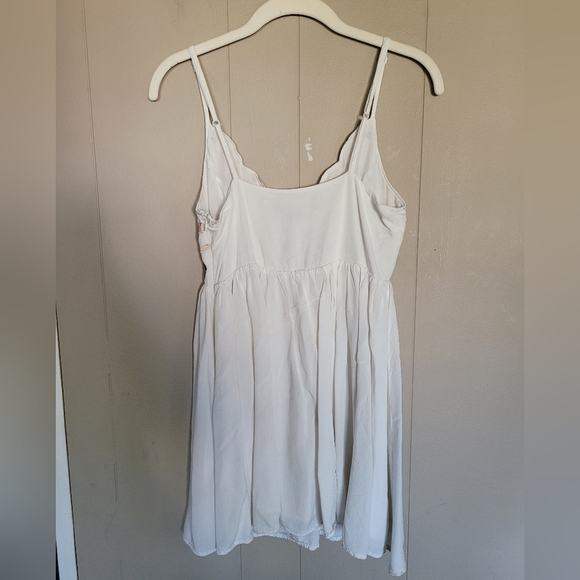 EUC Lulu's Daiey Petal Pickin Ivory Embroidered Dress, S, PTP 14.5in - Picture 7 of 8